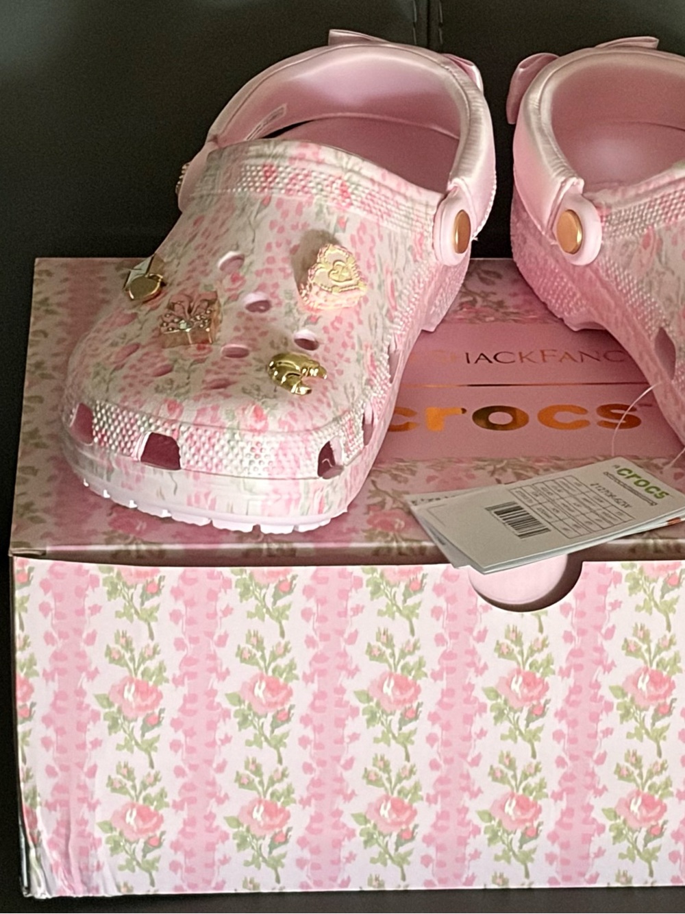 New Crocs × LoveShackFancy
Pink/White Floral Clog Slip-On Bow Womens US size 11